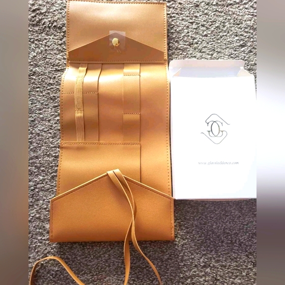 NEW! Gadget/Tech Roll Up - Picture 1 of 2